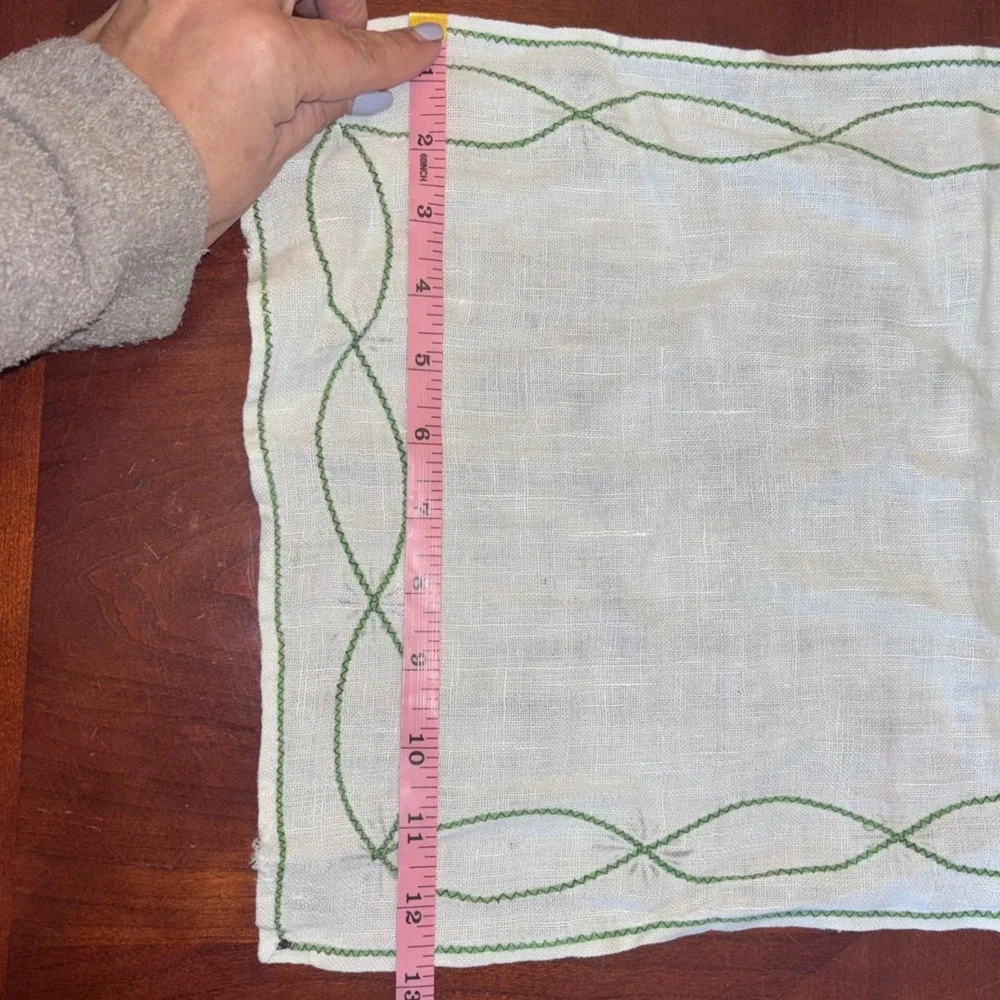 Vintage | Handmade Linen Table Runner | Green Embroidered Chain Link 41x12.5‎